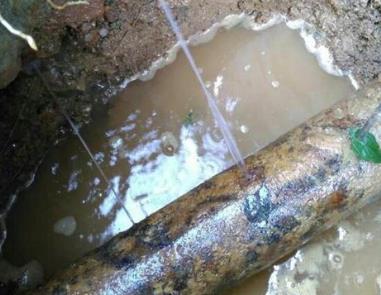 任县楼顶渗水维修公司分享下地暖漏水的原因及检测方法。